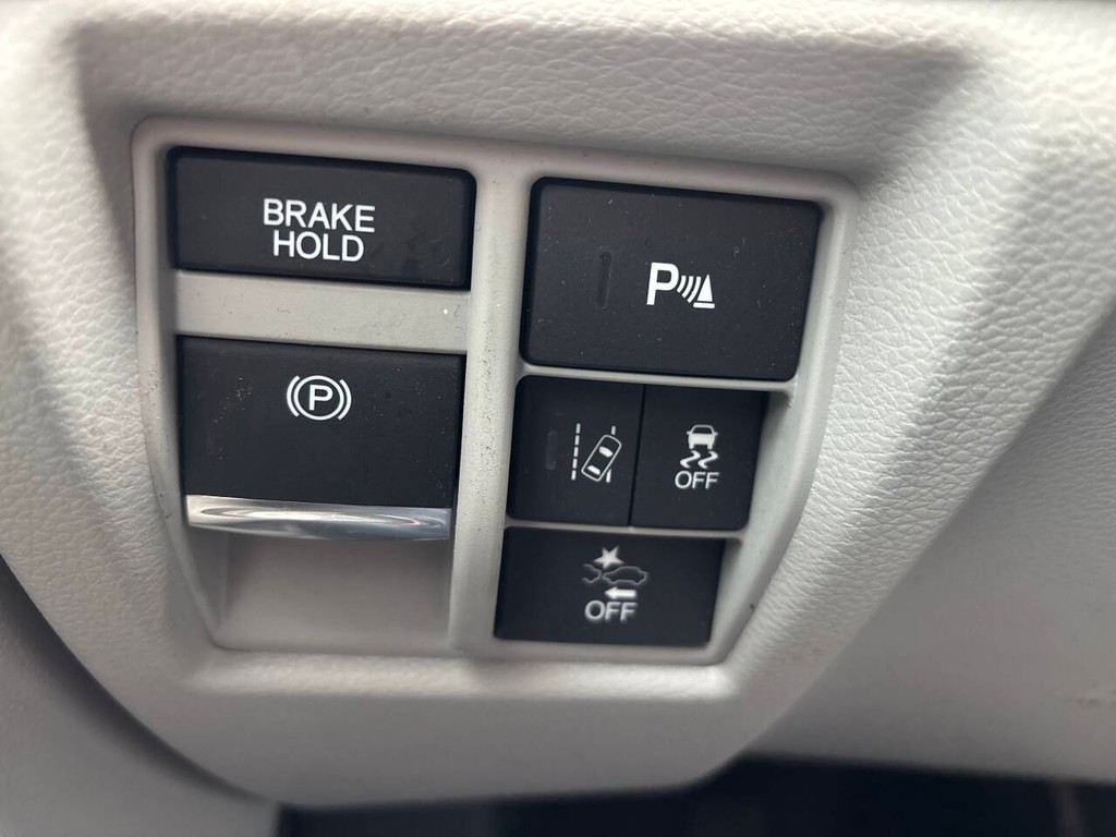 Acura MDX Vehicle Full-screen Gallery Image 18