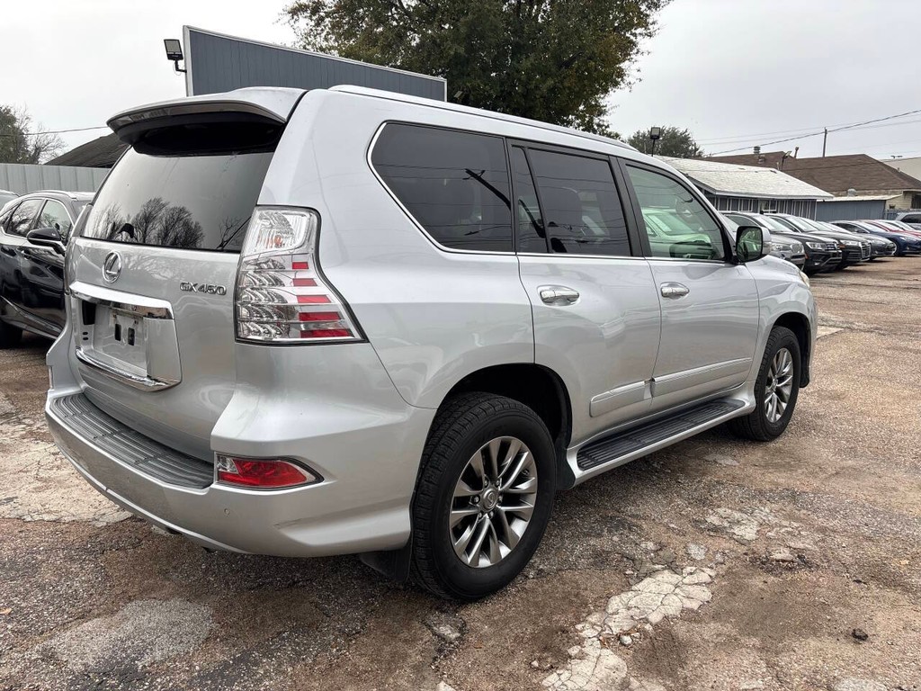 Lexus GX 460 Vehicle Full-screen Gallery Image 07