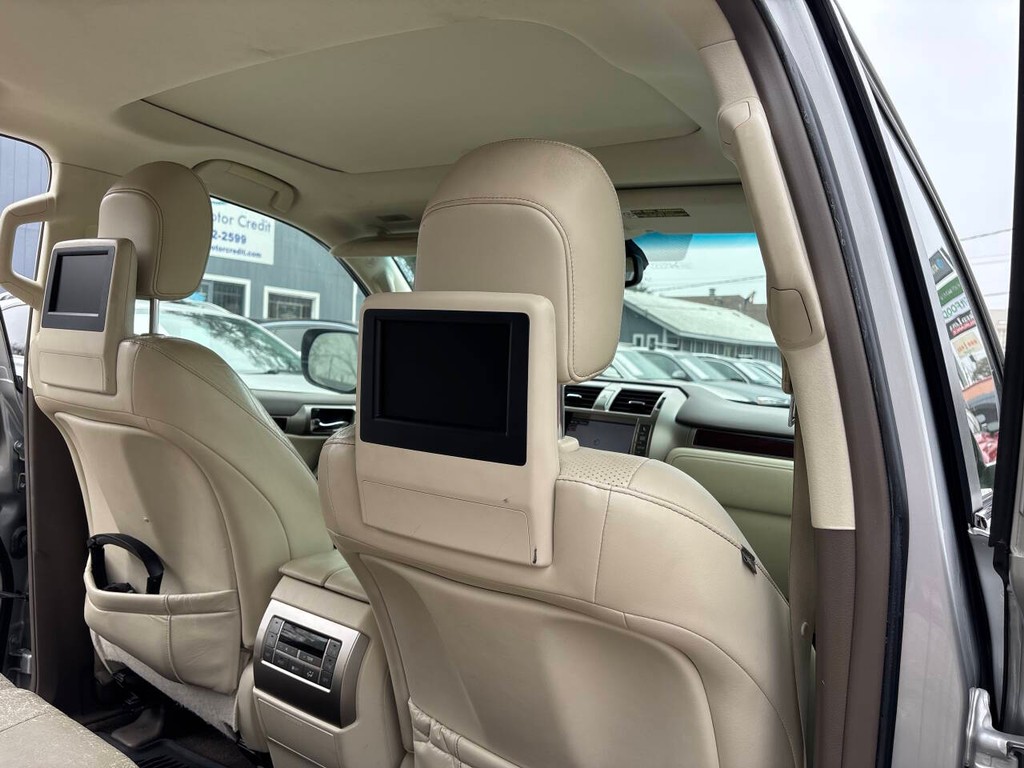 Lexus GX 460 Vehicle Full-screen Gallery Image 11