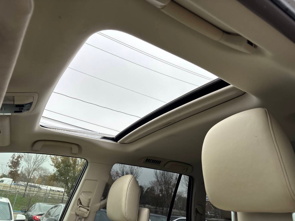 Lexus GX 460 Vehicle Full-screen Gallery Image 22