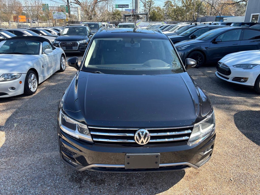 Volkswagen Tiguan Vehicle Full-screen Gallery Image 02