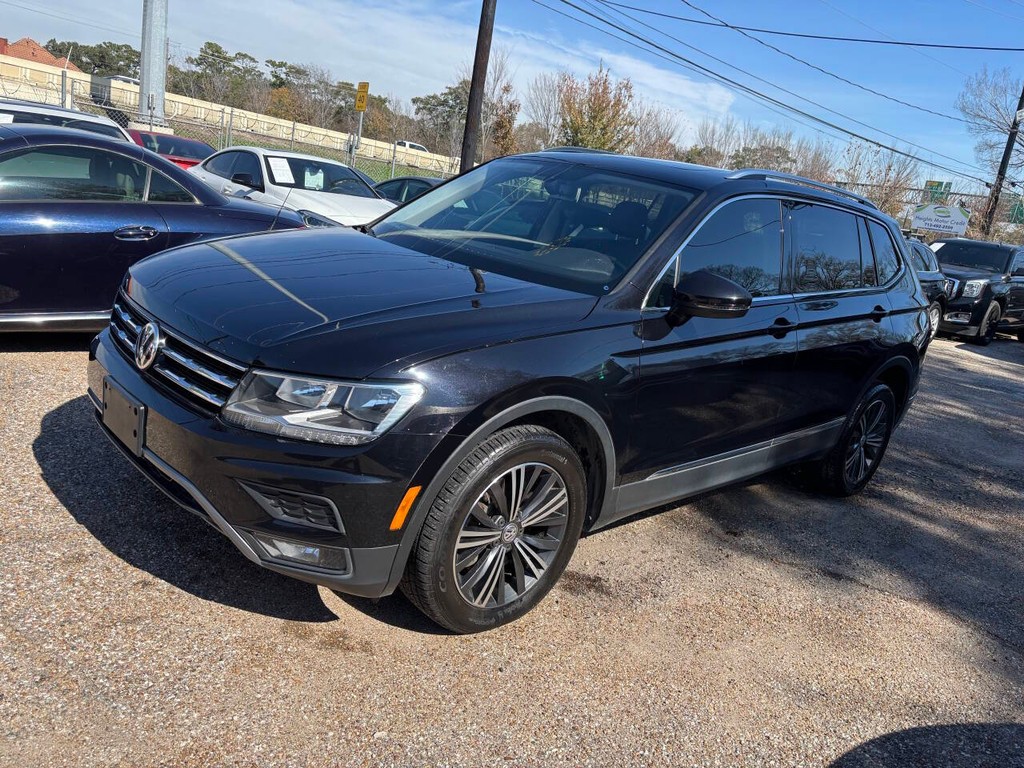 Volkswagen Tiguan Vehicle Full-screen Gallery Image 03