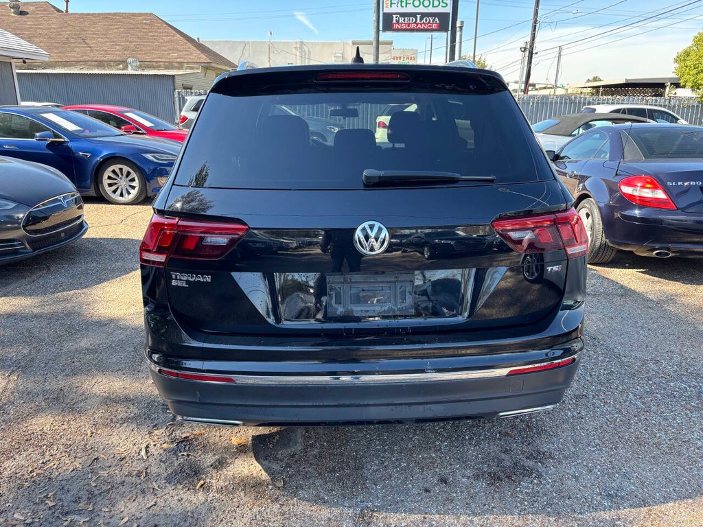 Volkswagen Tiguan Vehicle Full-screen Gallery Image 05