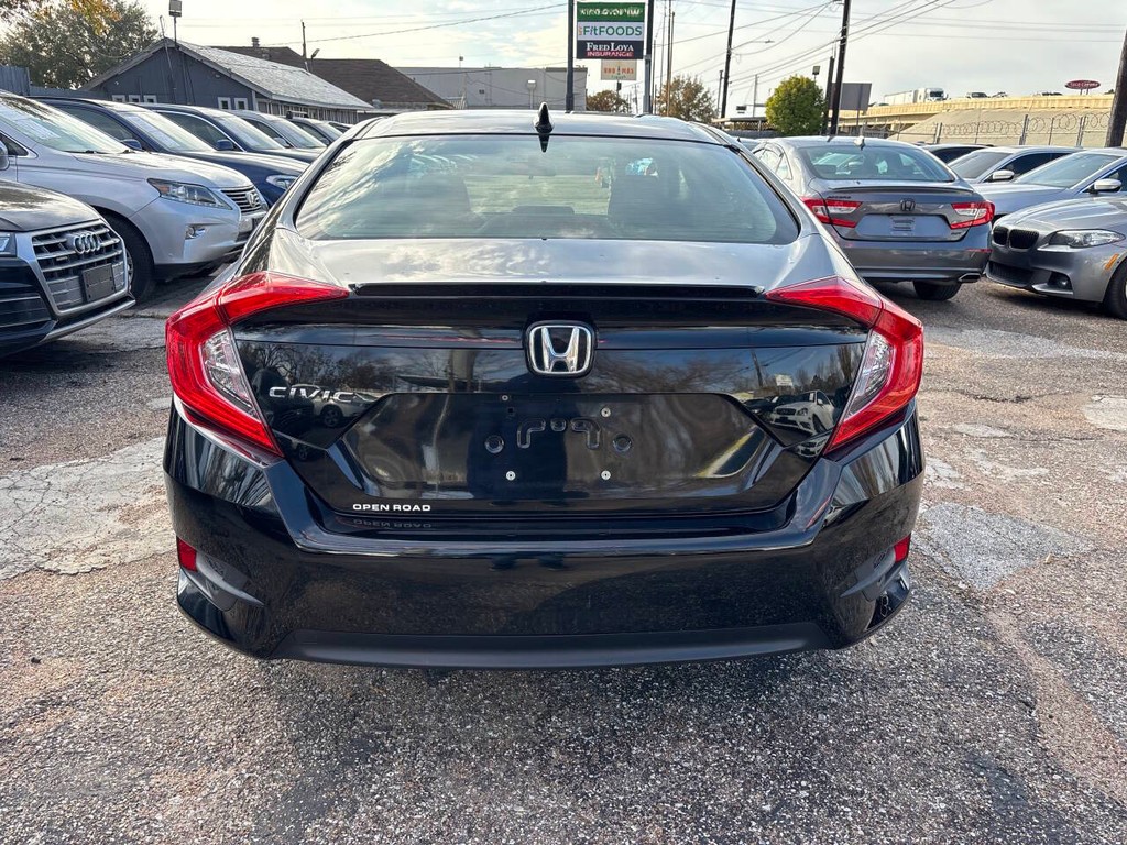 Honda Civic Sedan Vehicle Full-screen Gallery Image 06