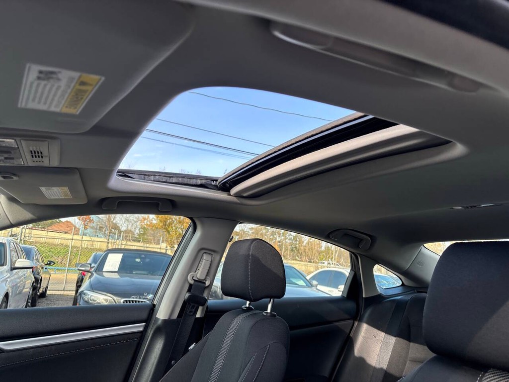 Honda Civic Sedan Vehicle Full-screen Gallery Image 19