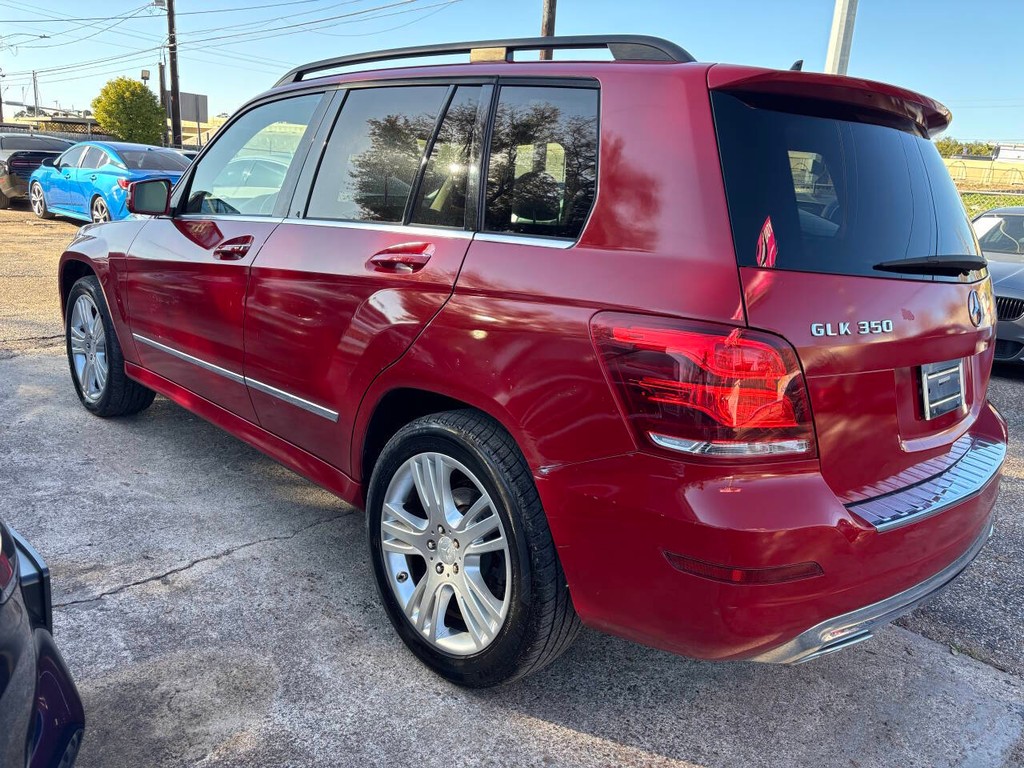 Mercedes-Benz GLK-Class Vehicle Full-screen Gallery Image 05