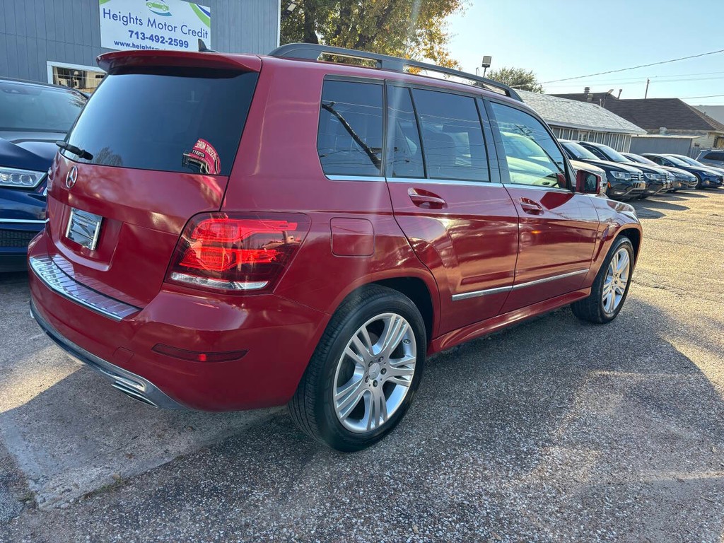 Mercedes-Benz GLK-Class Vehicle Full-screen Gallery Image 07