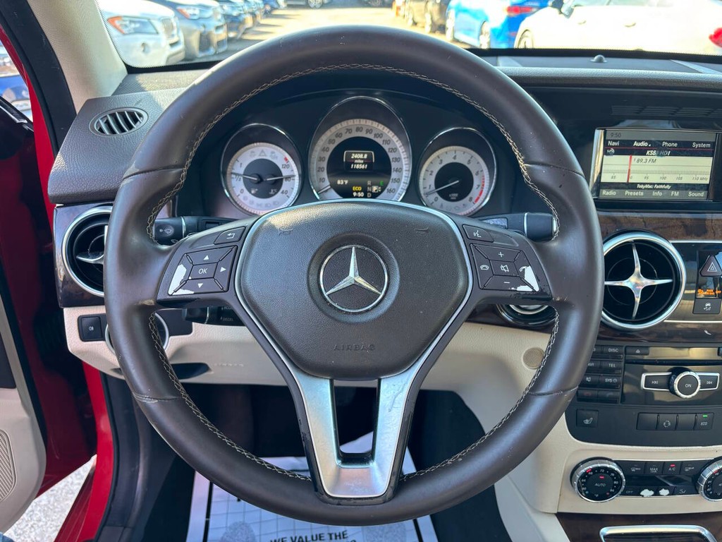 Mercedes-Benz GLK-Class Vehicle Full-screen Gallery Image 16