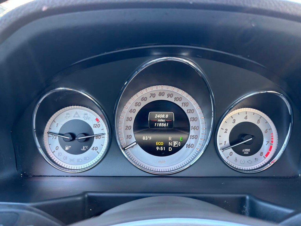 Mercedes-Benz GLK-Class Vehicle Full-screen Gallery Image 20