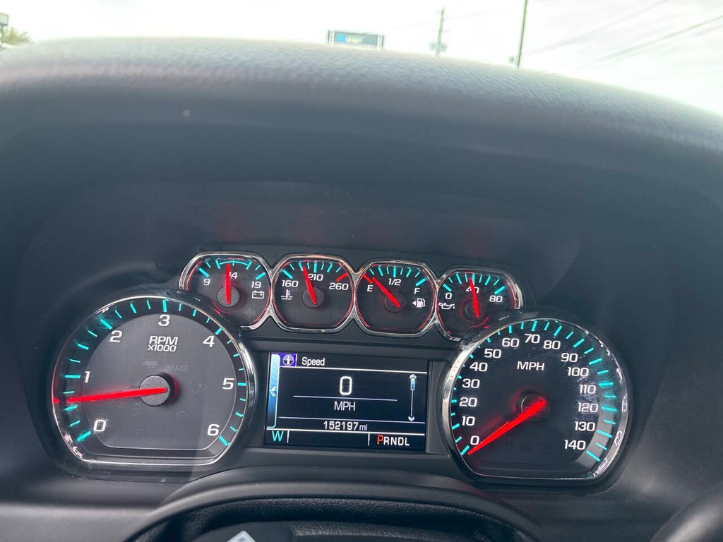 Chevrolet Tahoe Vehicle Full-screen Gallery Image 20