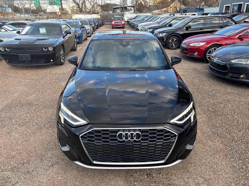 Audi A3 Sedan Vehicle Full-screen Gallery Image 03