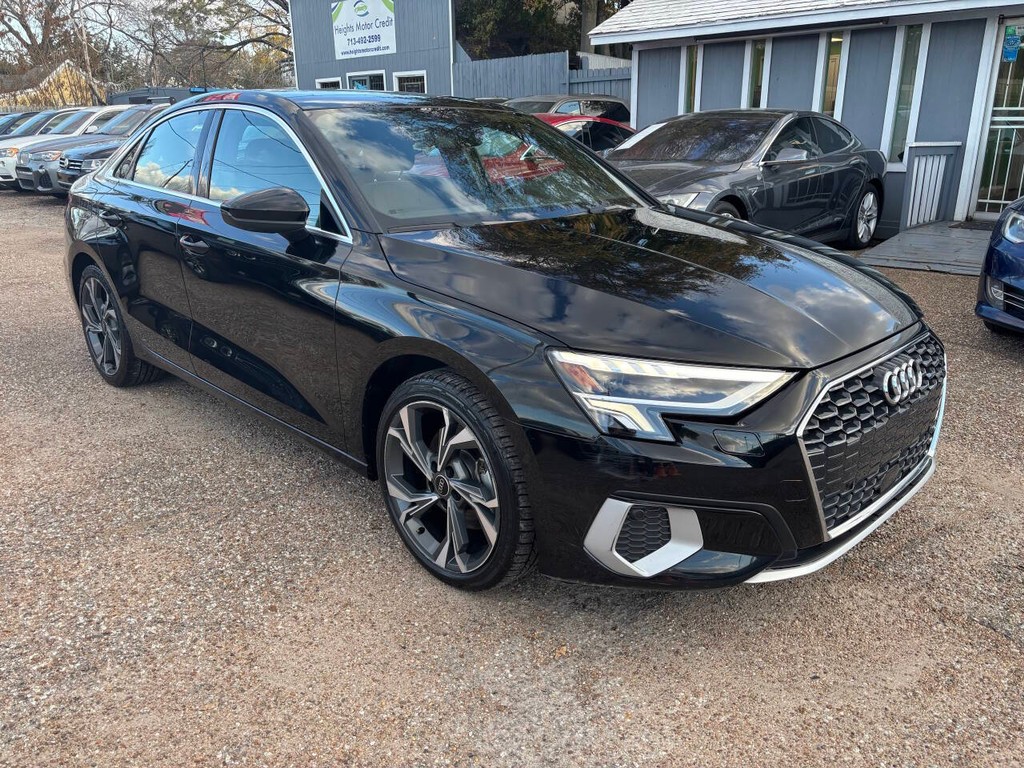 Audi A3 Sedan Vehicle Full-screen Gallery Image 04