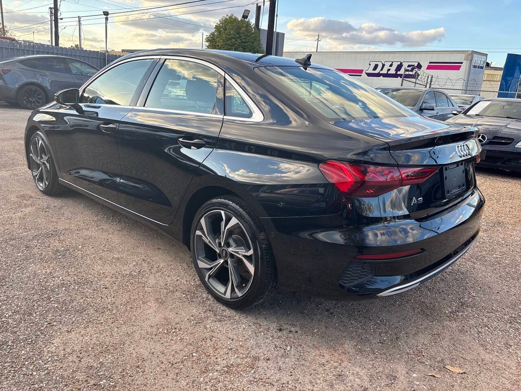 Audi A3 Sedan Vehicle Full-screen Gallery Image 06