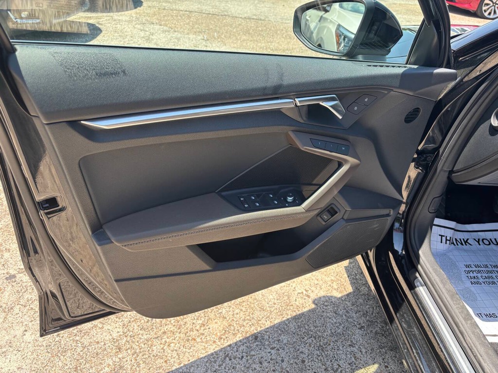 Audi A3 Sedan Vehicle Full-screen Gallery Image 10