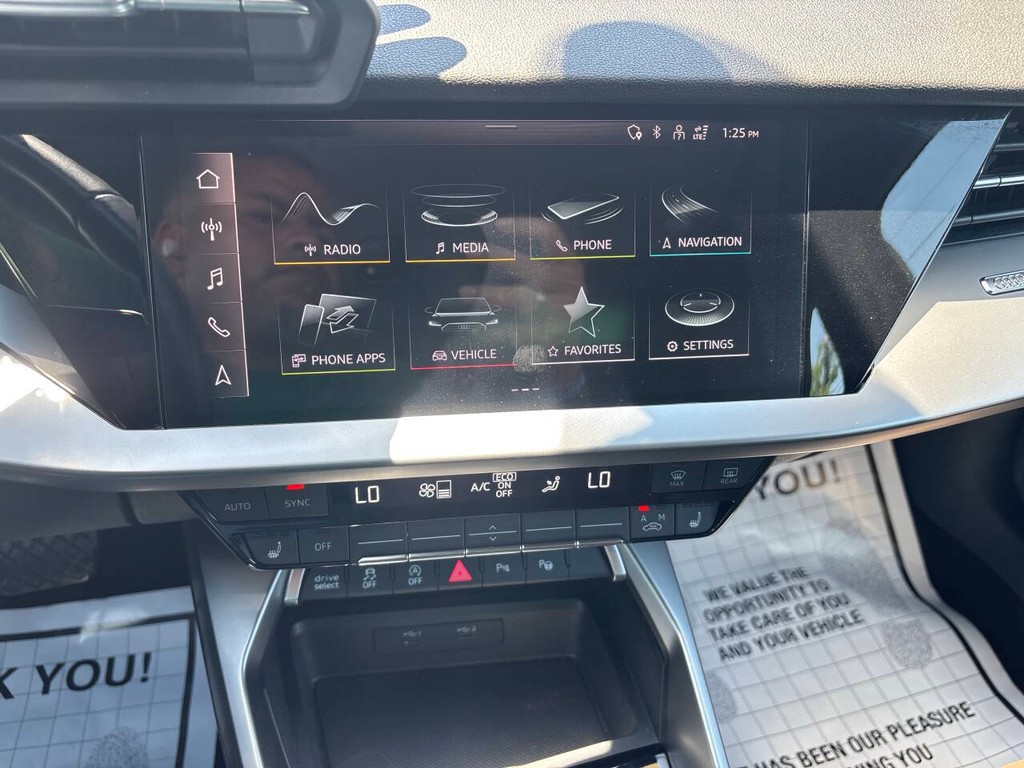 Audi A3 Sedan Vehicle Full-screen Gallery Image 20