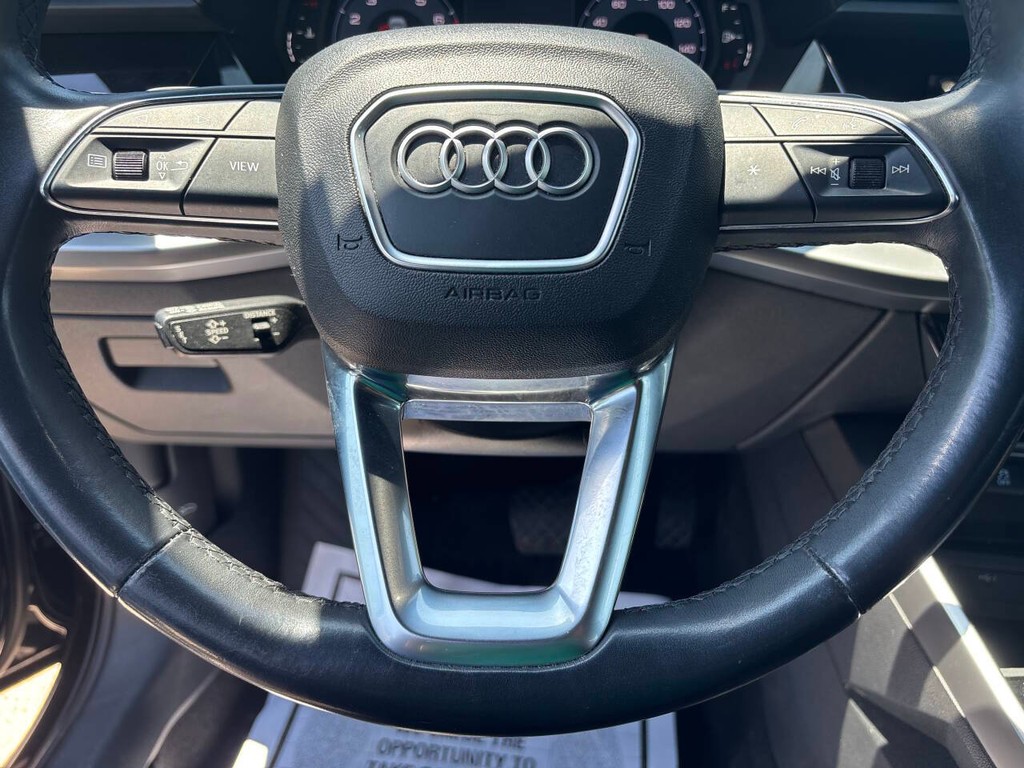 Audi A3 Sedan Vehicle Full-screen Gallery Image 24