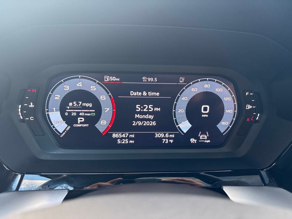 Audi A3 Sedan Vehicle Full-screen Gallery Image 28