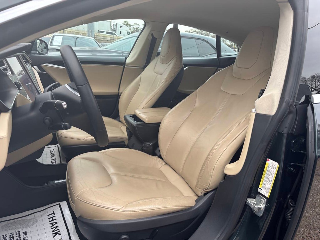 Tesla Model S Vehicle Full-screen Gallery Image 08