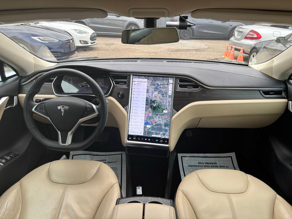 Tesla Model S Vehicle Full-screen Gallery Image 13