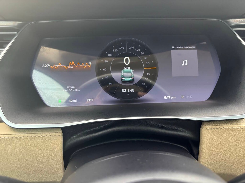 Tesla Model S Vehicle Full-screen Gallery Image 19