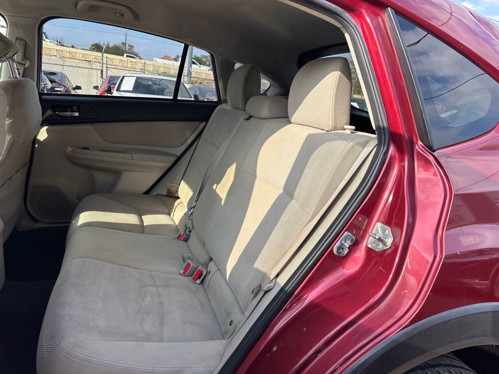 Subaru XV Crosstrek Vehicle Full-screen Gallery Image 11