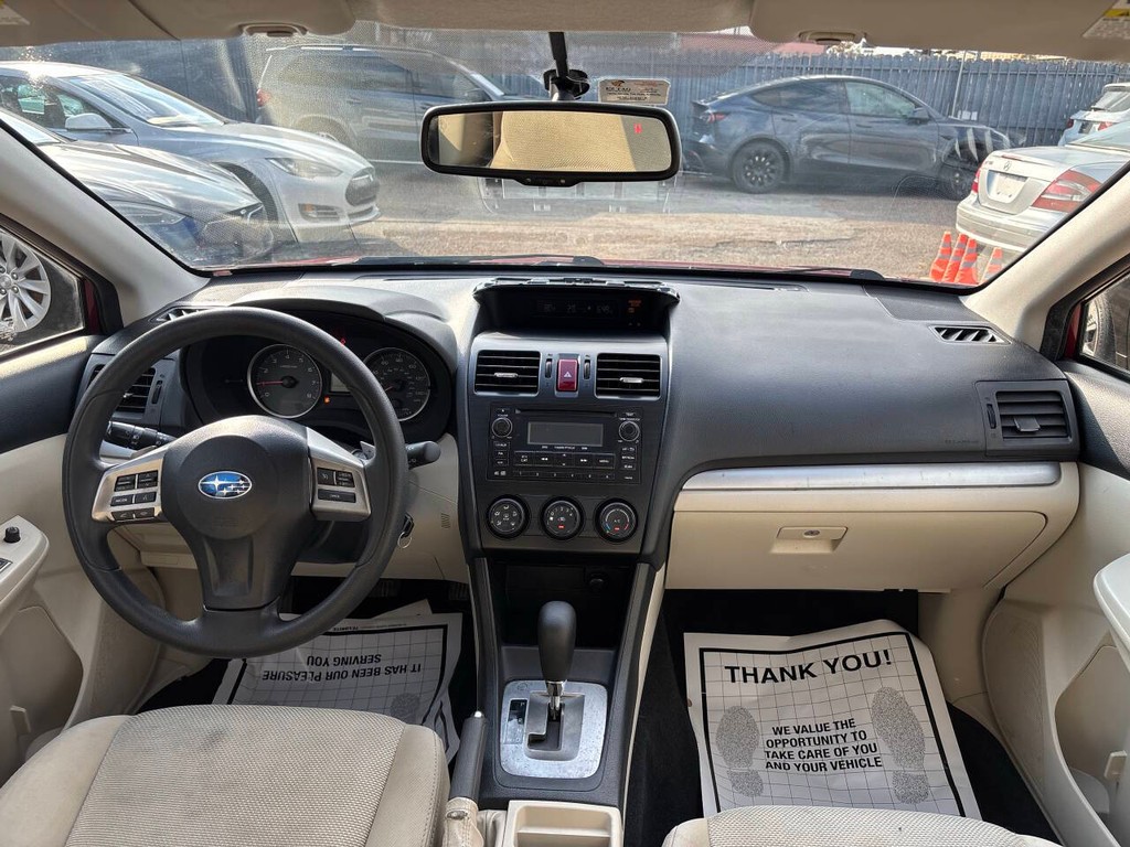 Subaru XV Crosstrek Vehicle Full-screen Gallery Image 13