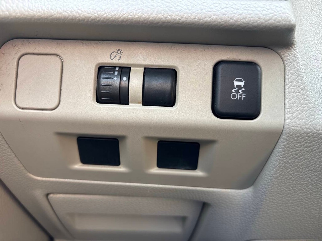 Subaru XV Crosstrek Vehicle Full-screen Gallery Image 18
