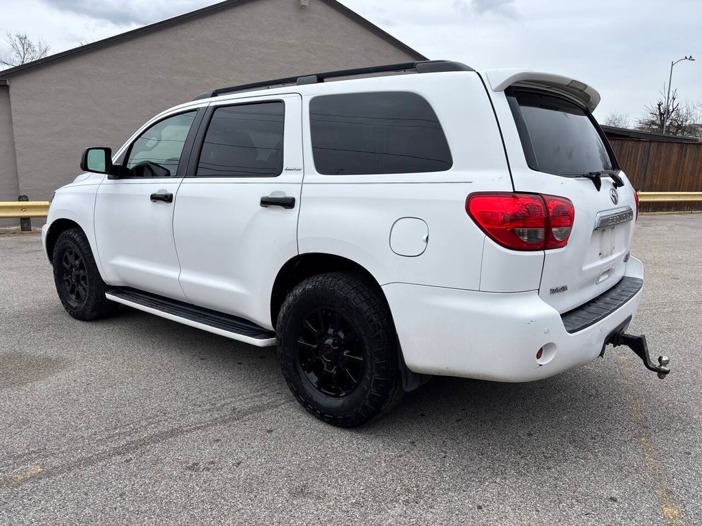 Toyota Sequoia Vehicle Full-screen Gallery Image 05