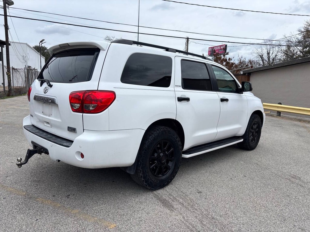 Toyota Sequoia Vehicle Full-screen Gallery Image 07