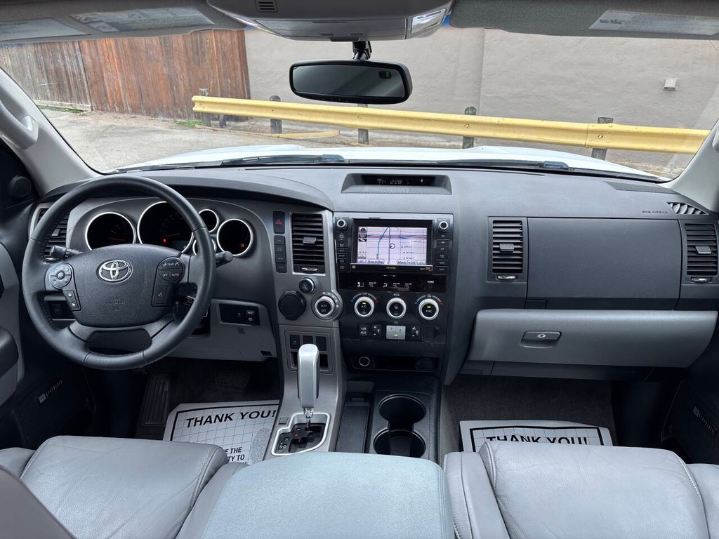 Toyota Sequoia Vehicle Full-screen Gallery Image 13