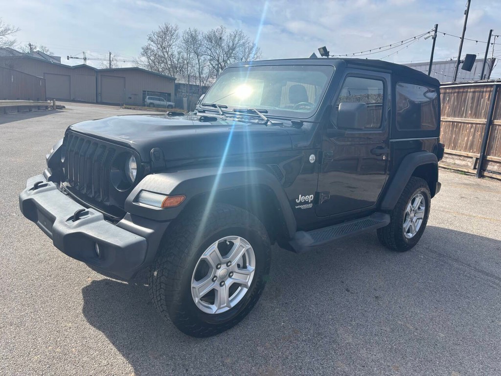 Jeep Wrangler Vehicle Full-screen Gallery Image 04