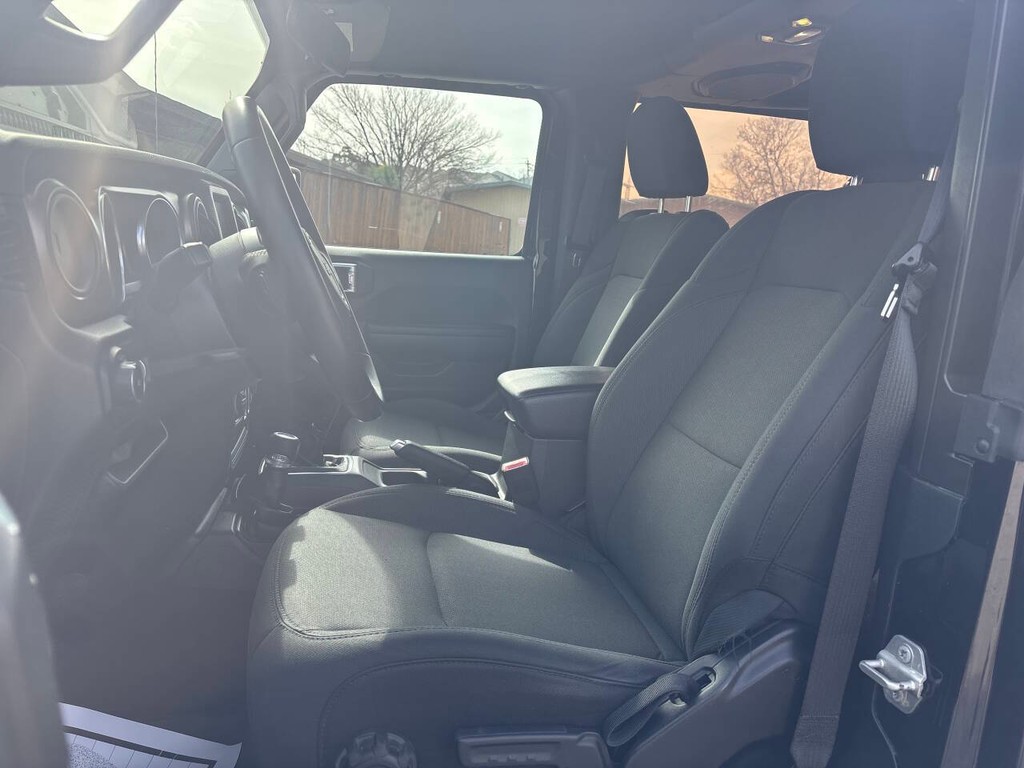 Jeep Wrangler Vehicle Full-screen Gallery Image 09