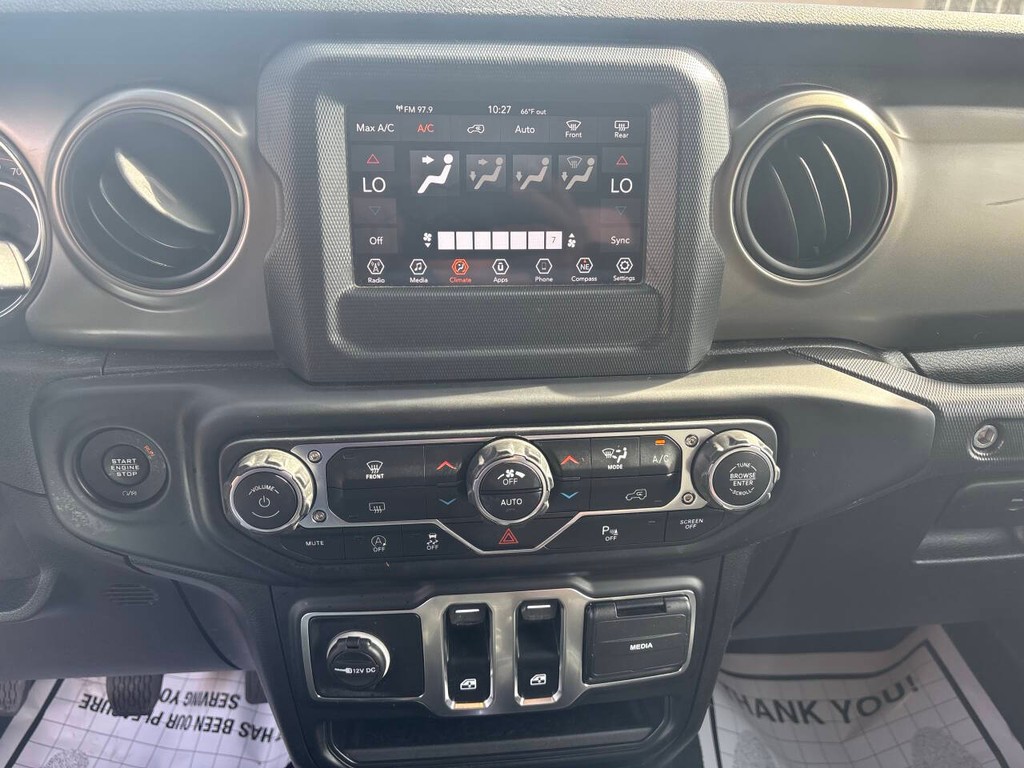 Jeep Wrangler Vehicle Full-screen Gallery Image 14