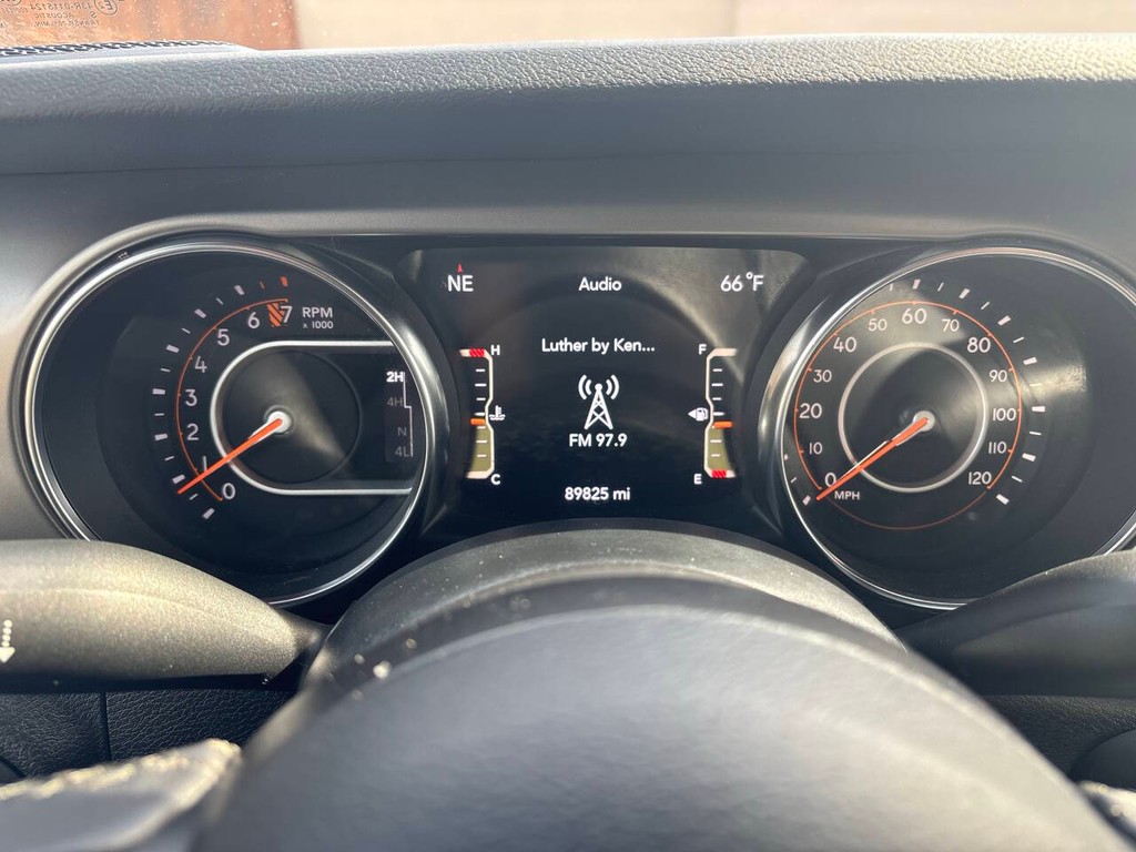 Jeep Wrangler Vehicle Full-screen Gallery Image 21