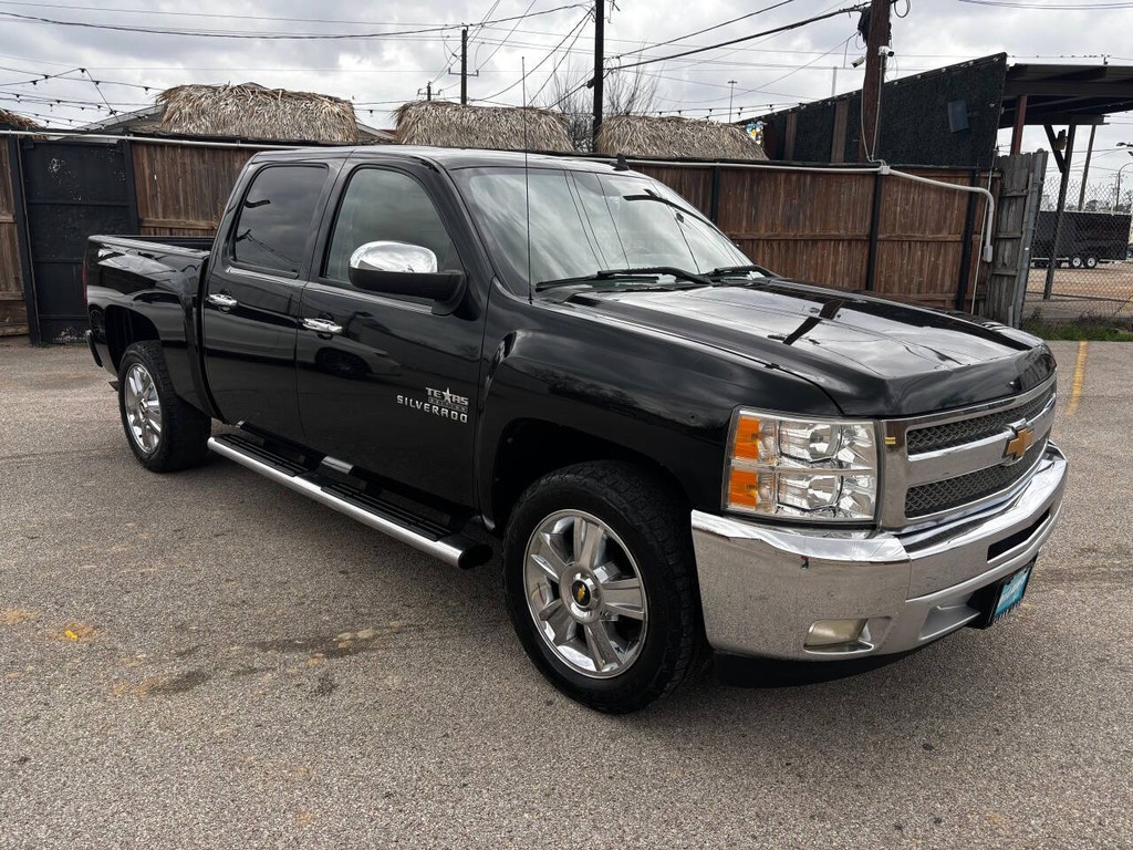 Chevrolet Silverado 1500 Vehicle Full-screen Gallery Image 02