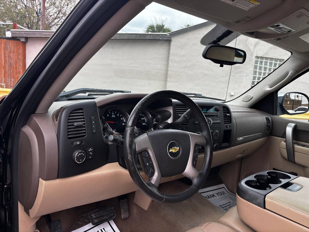 Chevrolet Silverado 1500 Vehicle Full-screen Gallery Image 09