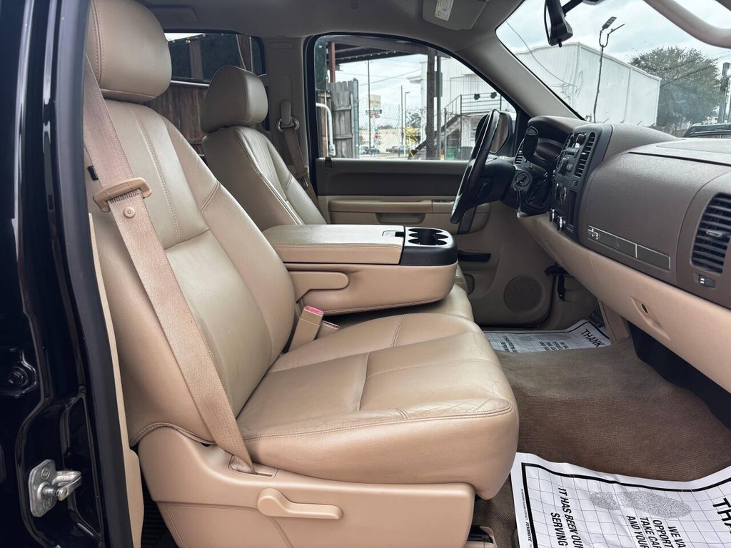 Chevrolet Silverado 1500 Vehicle Full-screen Gallery Image 12