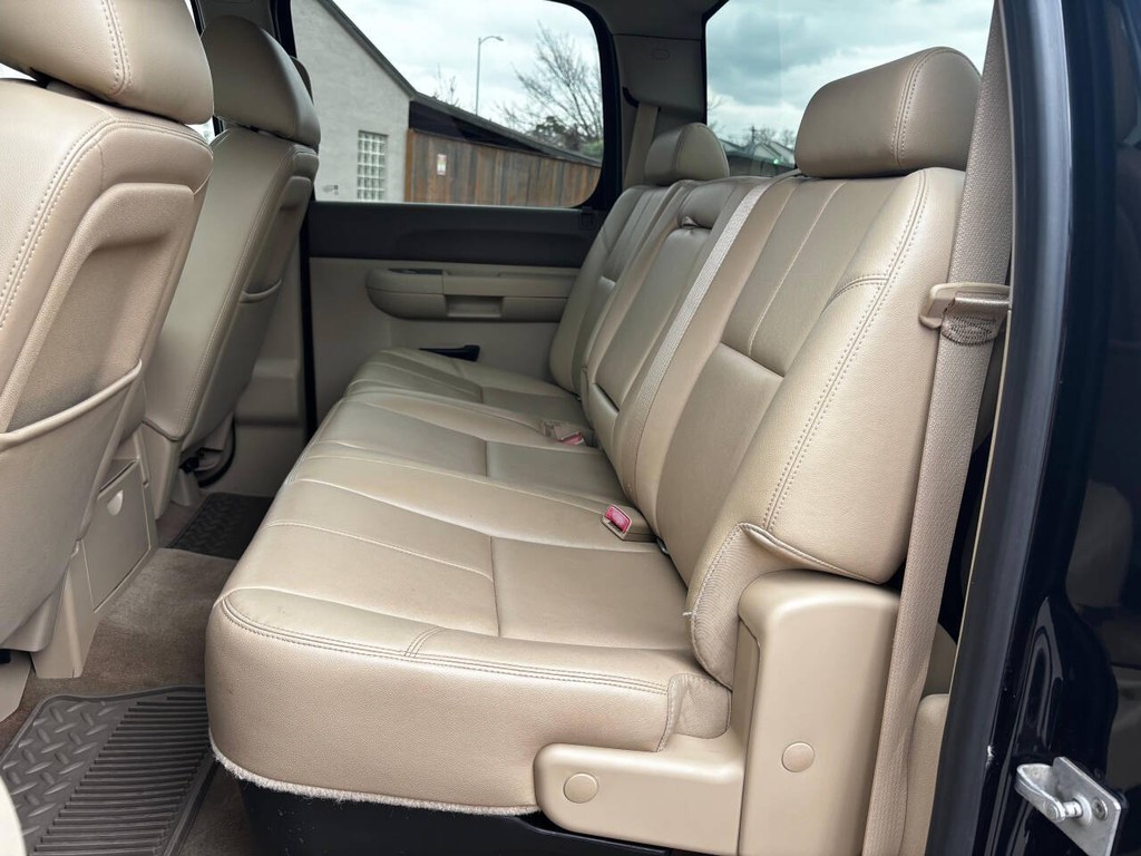 Chevrolet Silverado 1500 Vehicle Full-screen Gallery Image 13