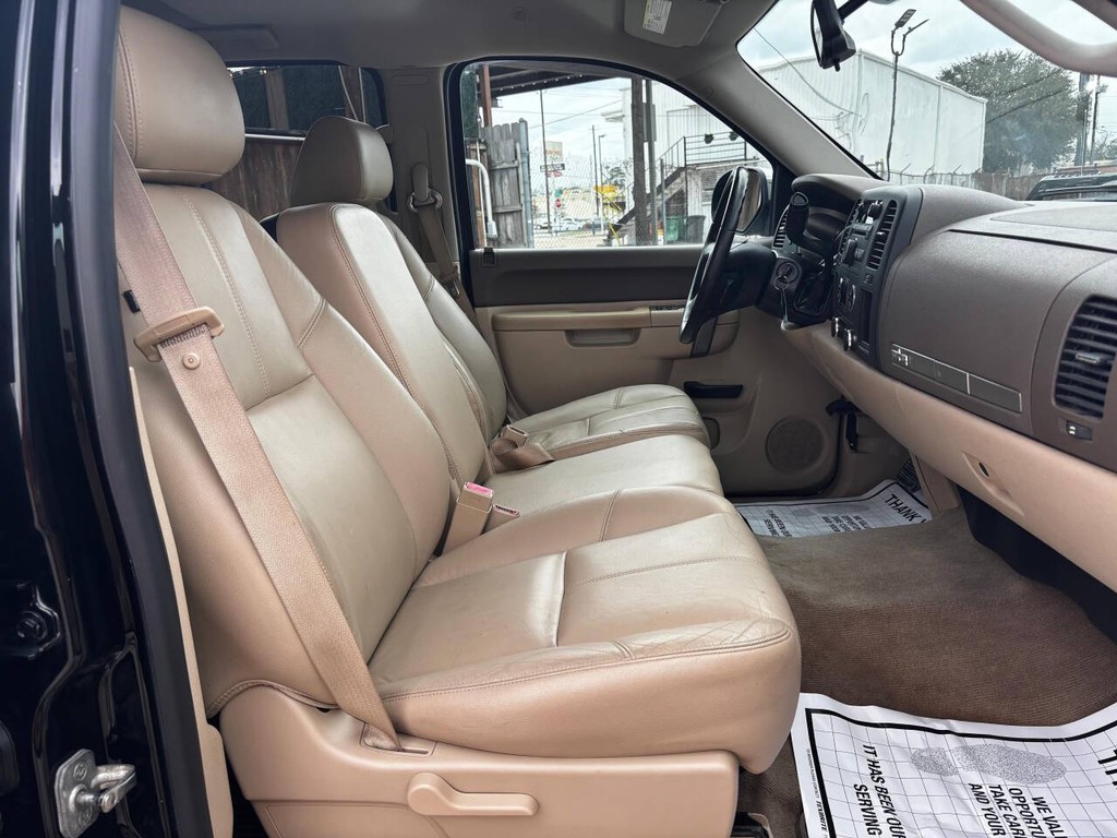 Chevrolet Silverado 1500 Vehicle Full-screen Gallery Image 14