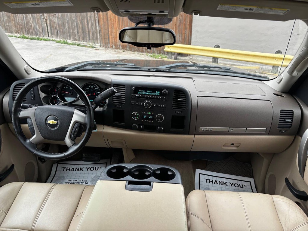 Chevrolet Silverado 1500 Vehicle Full-screen Gallery Image 15