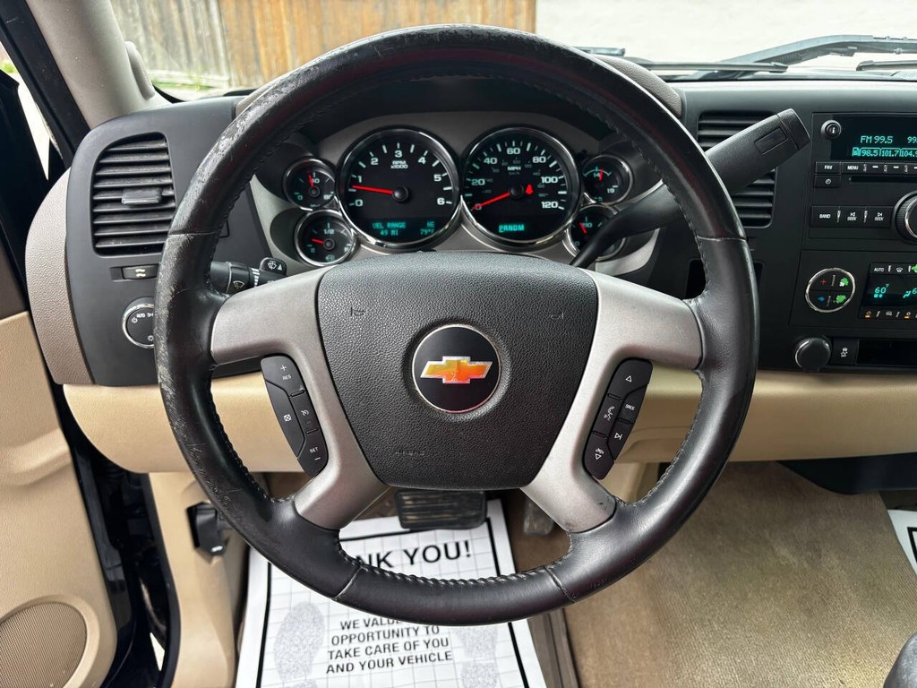 Chevrolet Silverado 1500 Vehicle Full-screen Gallery Image 17