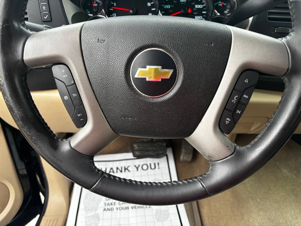 Chevrolet Silverado 1500 Vehicle Full-screen Gallery Image 18