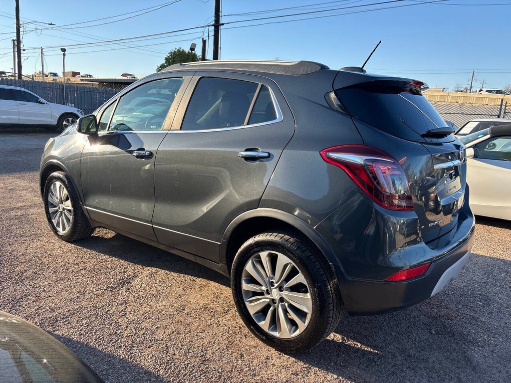 Buick Encore Vehicle Full-screen Gallery Image 05