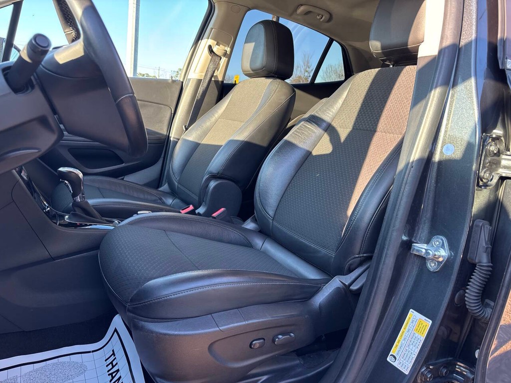 Buick Encore Vehicle Full-screen Gallery Image 09