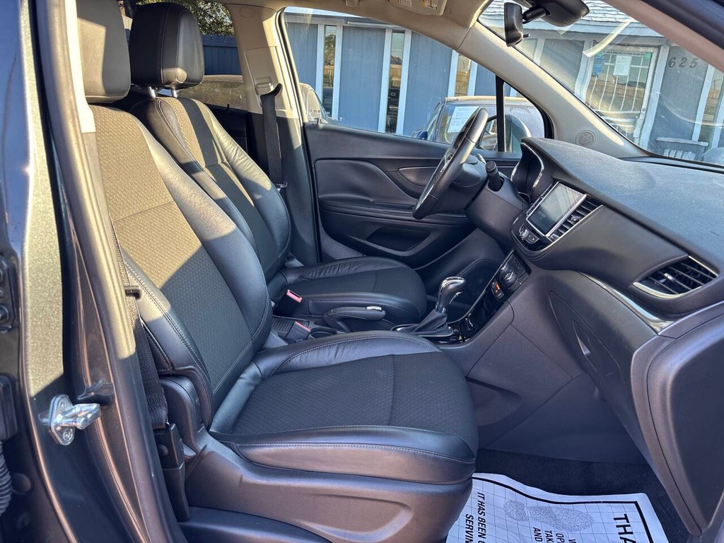 Buick Encore Vehicle Full-screen Gallery Image 11