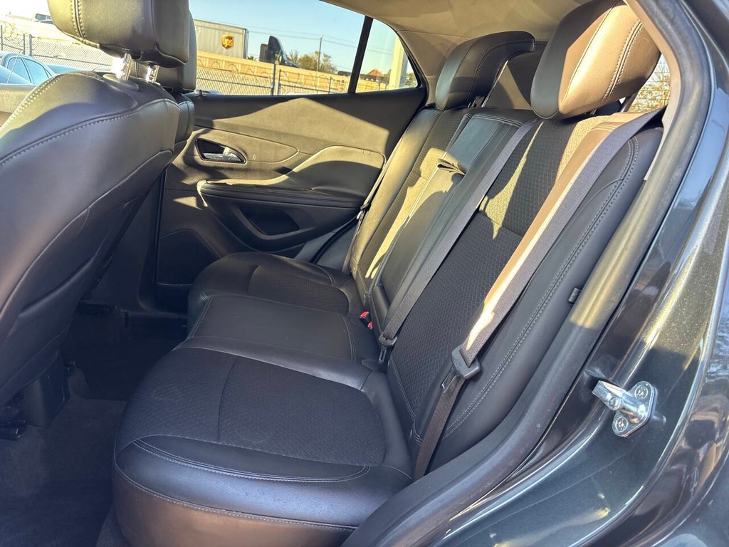 Buick Encore Vehicle Full-screen Gallery Image 12