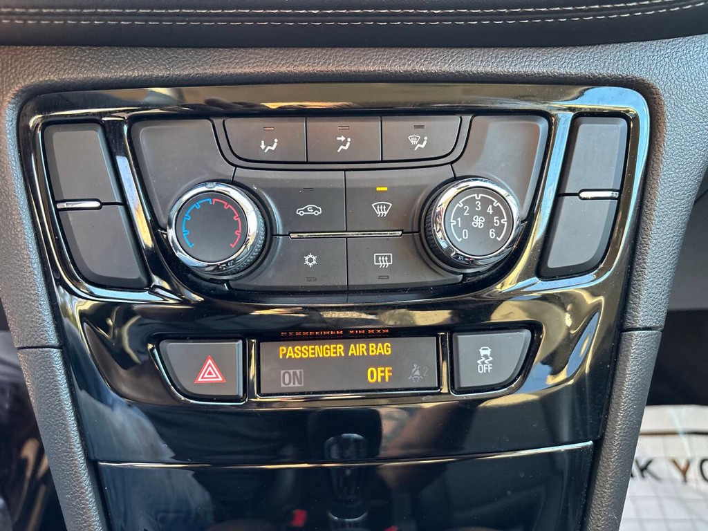 Buick Encore Vehicle Full-screen Gallery Image 17