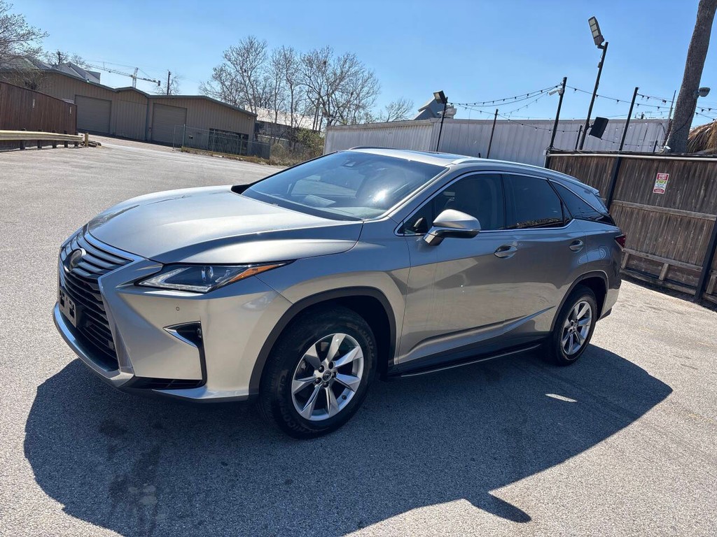 Lexus RX Vehicle Full-screen Gallery Image 05