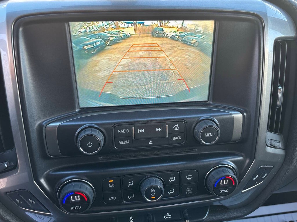 Chevrolet Silverado 1500 Vehicle Full-screen Gallery Image 16