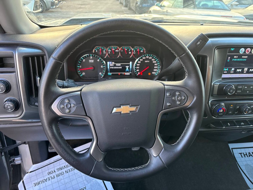 Chevrolet Silverado 1500 Vehicle Full-screen Gallery Image 17